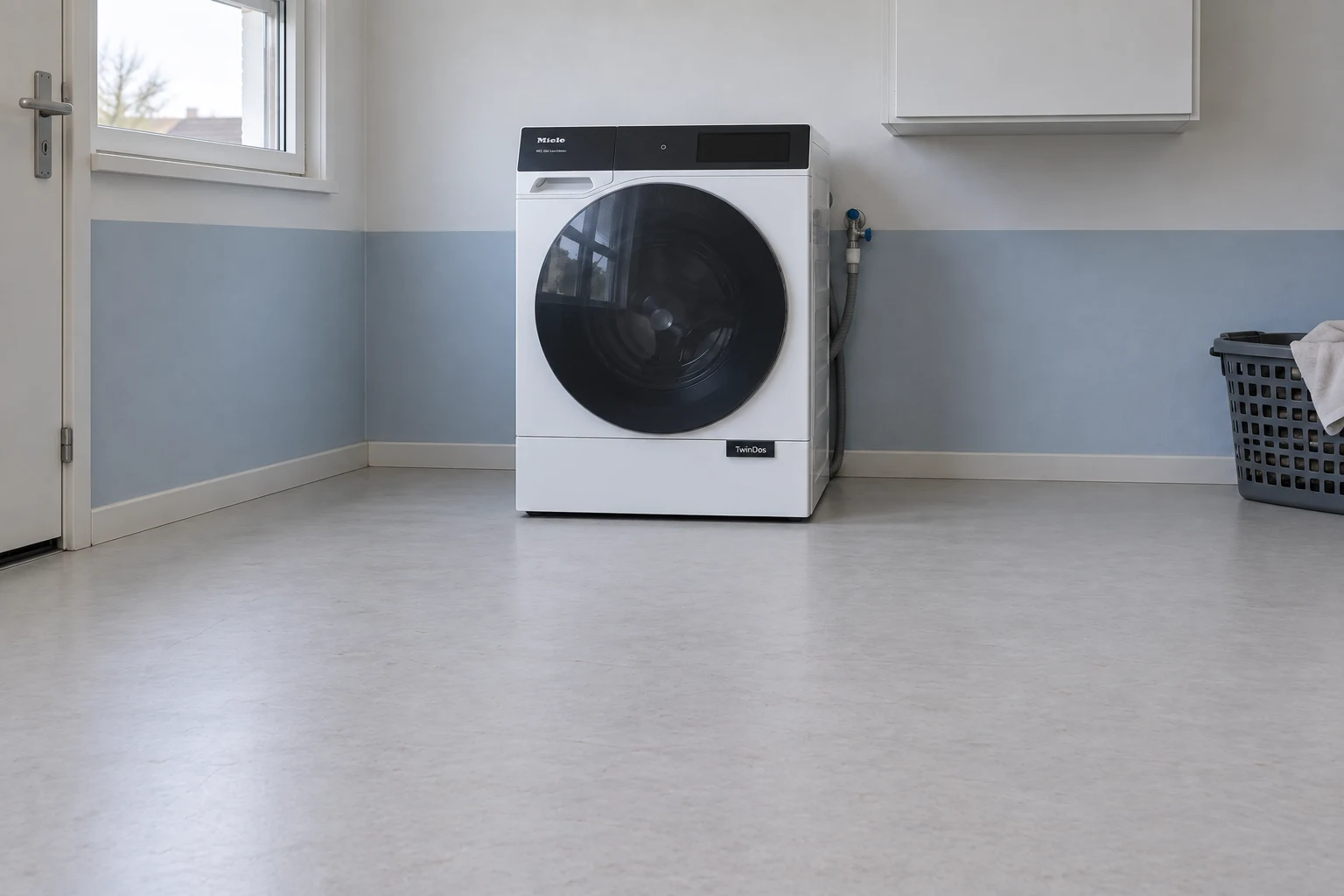 Miele WQ 1000 WPS Nova in een bijkeuken met een matte vloer